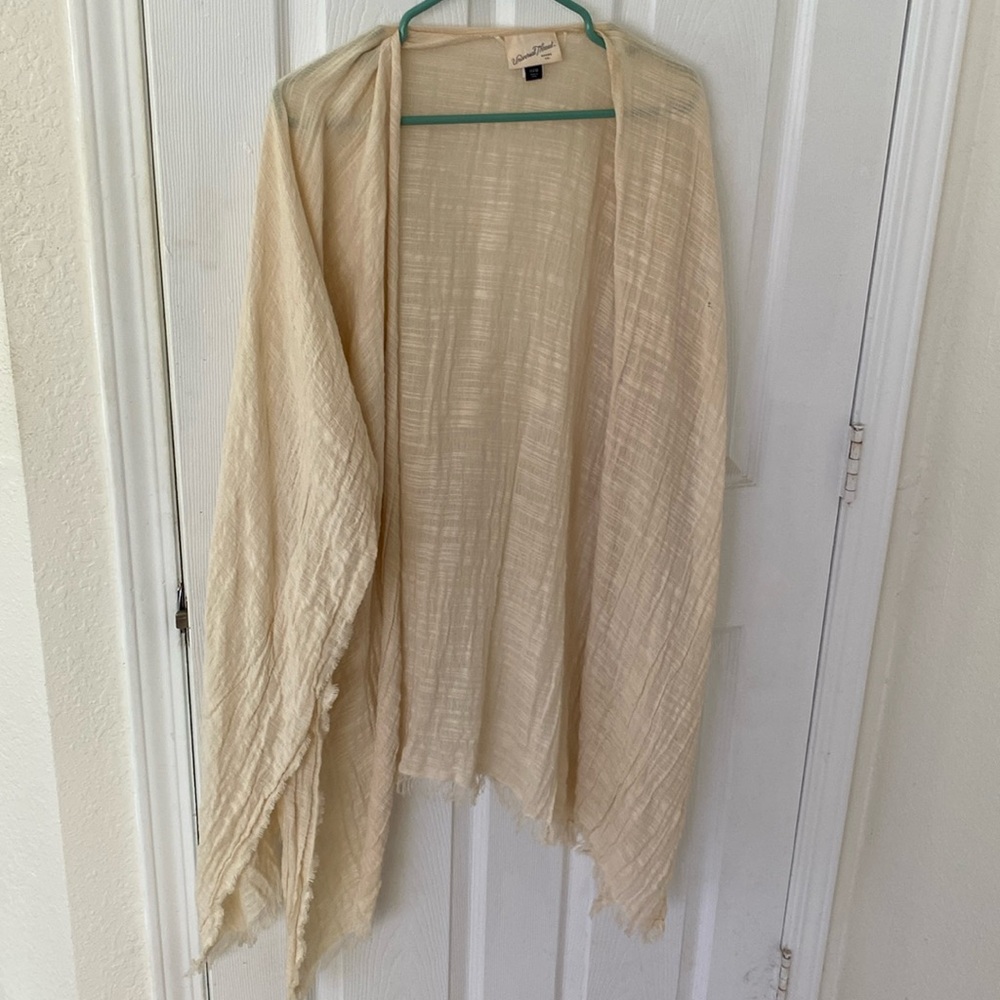 Universal Thread - Cream woven fringe kimono
